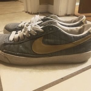 Sale $15/Nike sneakers